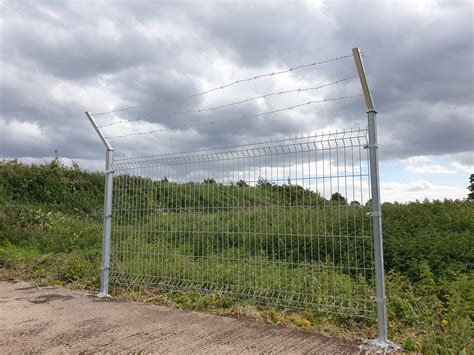 fence barbed wire outriggers